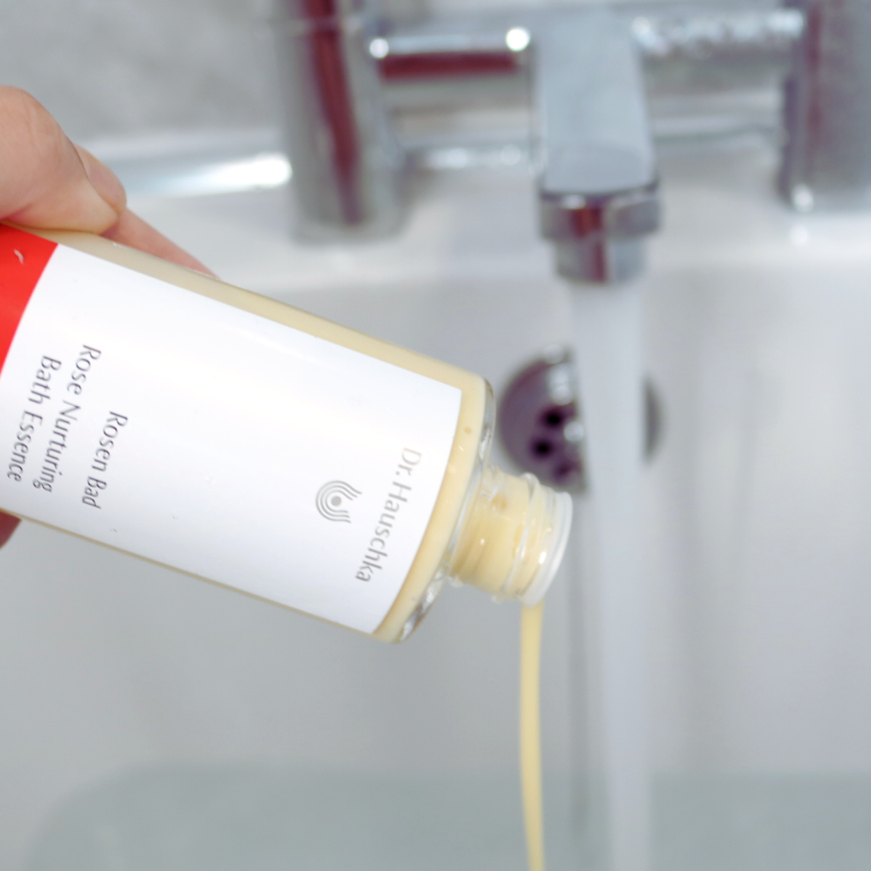 Rose Nurturing Bath Essence 100ml - Expiry Date 31/01/2026